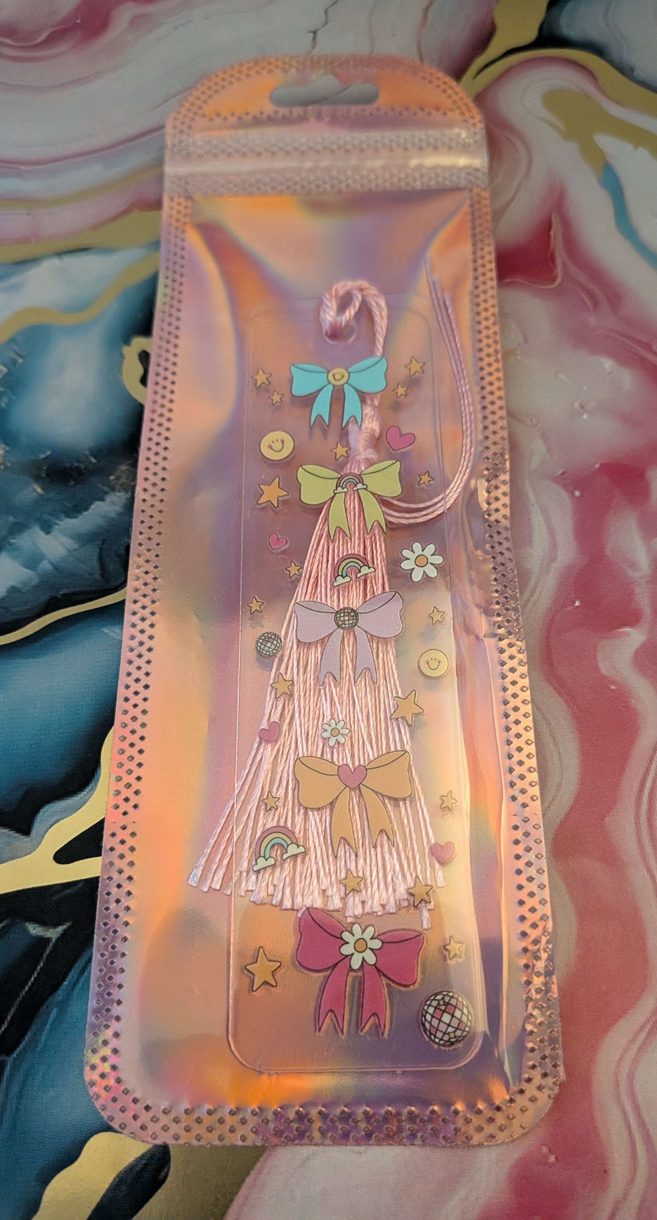 Ribbon or bookmark? Both! Check out the bows on this one 👀