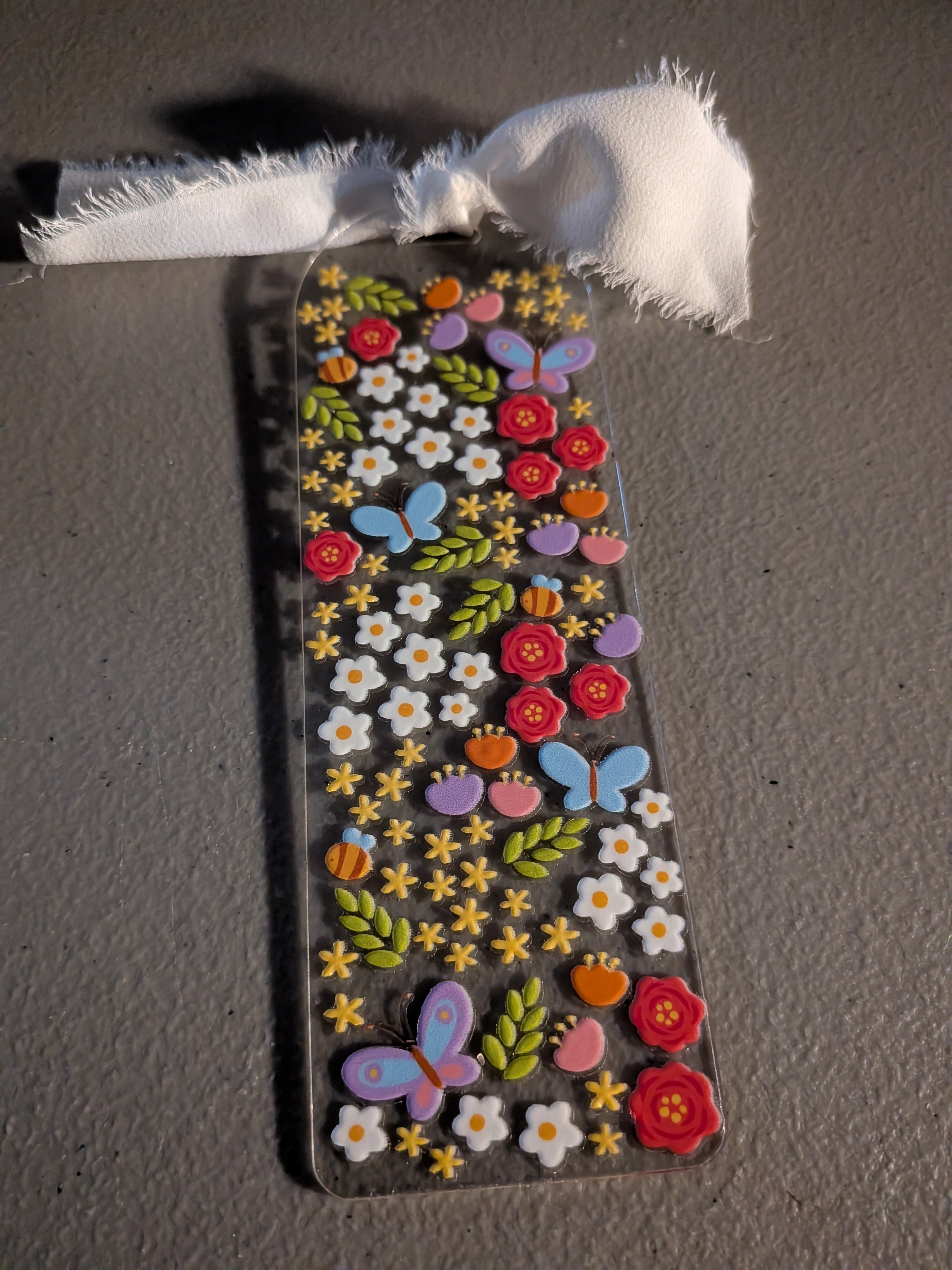 🔥NEW!🔥 Floral acrylic bookmarks with tassel