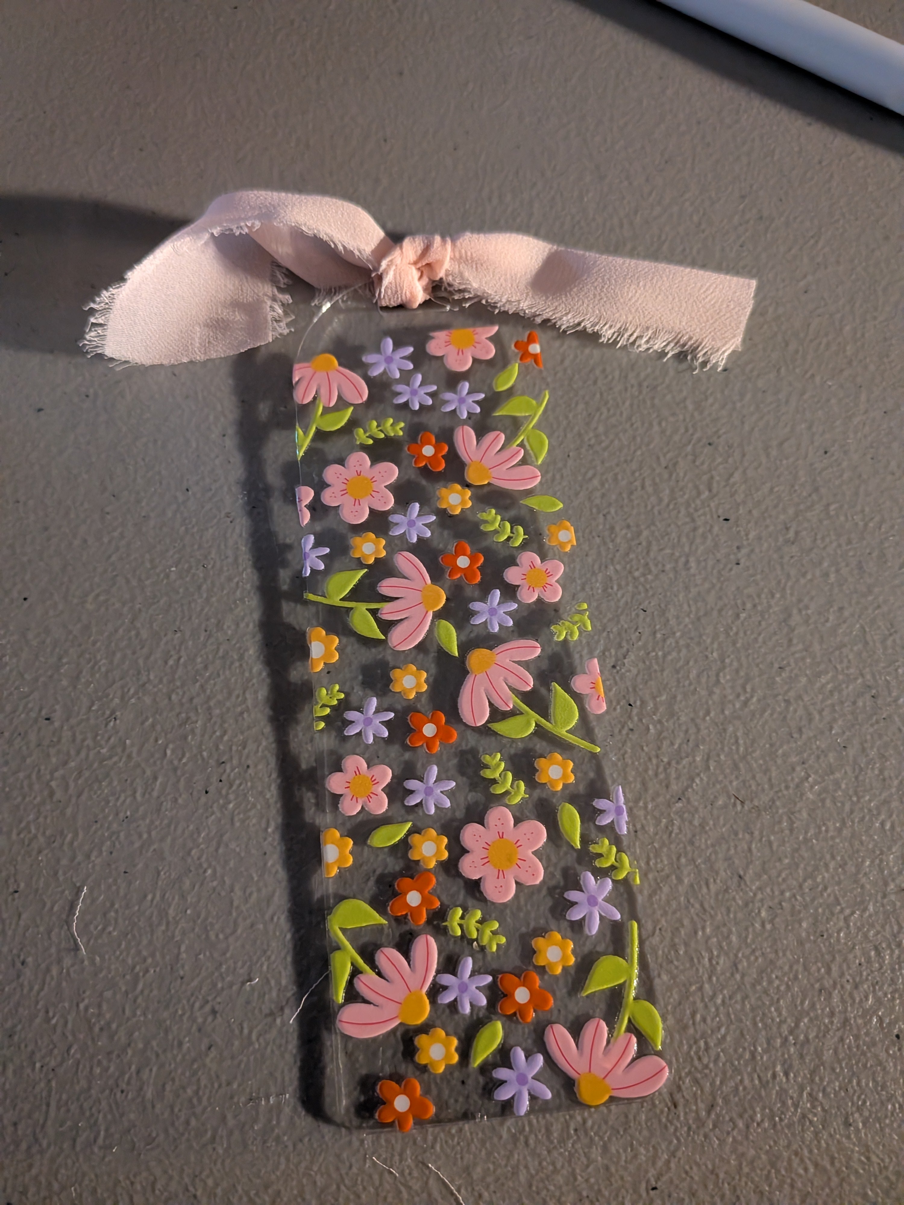 🔥NEW!🔥 Floral acrylic bookmarks with tassel